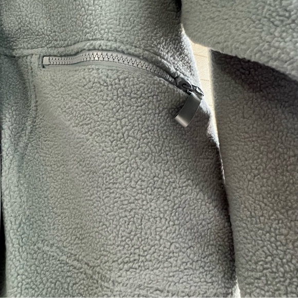 New with tags, Ricki's cozy fleece jacket, Medium, beautiful blue, warm and cozy - Picture 7 of 8